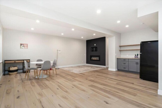 Building Photo - 5100 Eaglewood Ln