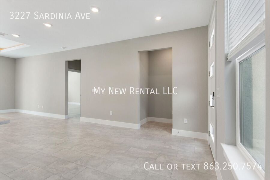 Building Photo - 3227 Sardinia Ave