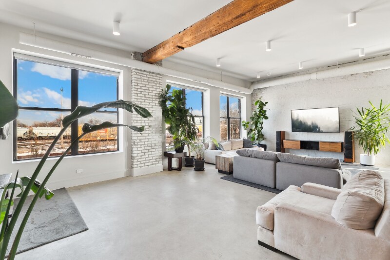 Building Photo - 2419 W 19th St