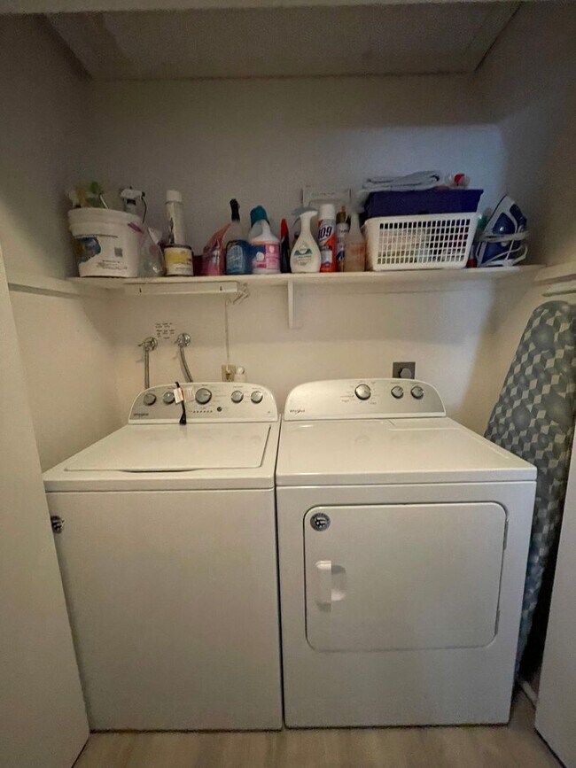 Building Photo - Charming 3Br/2Ba Updated Fully Furnished Vacation Rental W/ Golf Course View