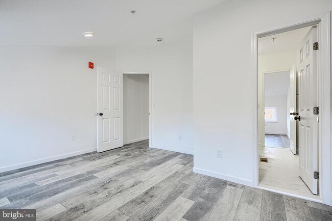 Building Photo - 7 S Carrollton Ave