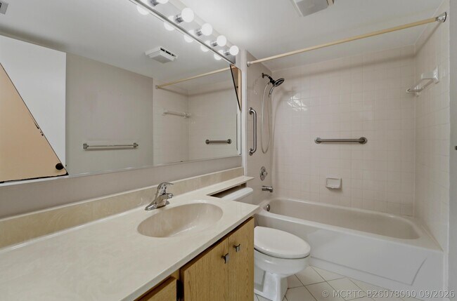 Building Photo - 2601 Marina Isle Way