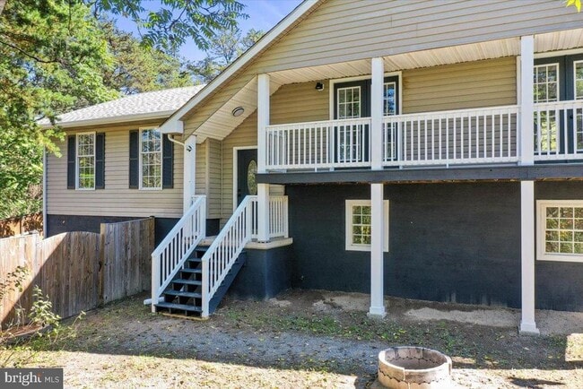 Building Photo - 72 Pioneer Ln