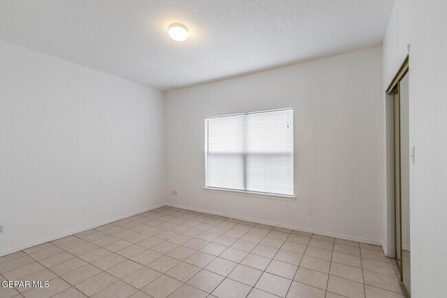 Building Photo - 12458 Paseo Azul Dr