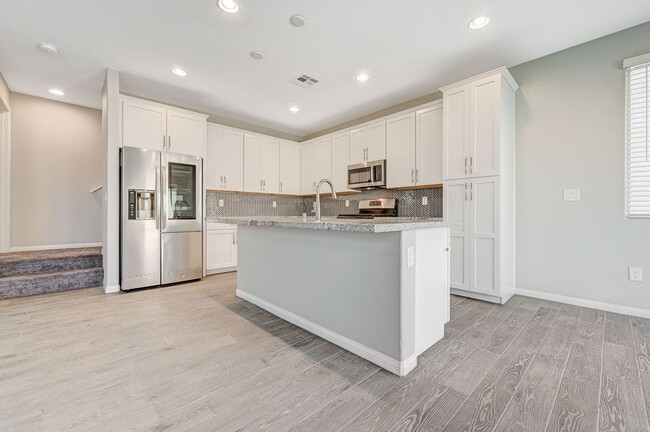 Building Photo - MODERN 2 Story, 3 Bedroom Home near Aliante!