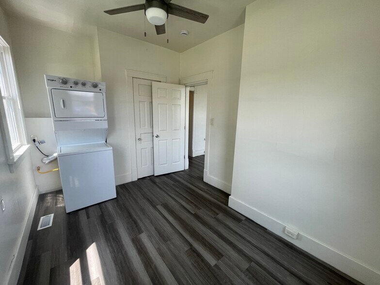 Building Photo - 1019 N Underhill St