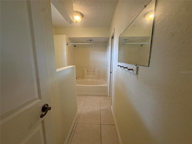 Building Photo - 440 W Tarpon Blvd NW