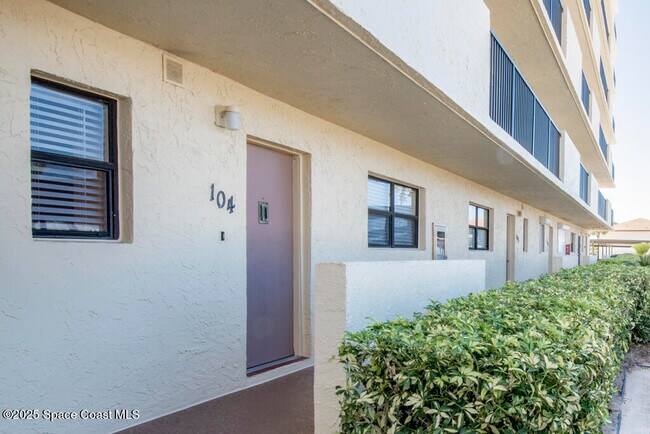 Primary Photo - 500 Palm Springs Blvd