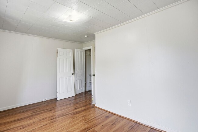 Building Photo - 534 N Law St