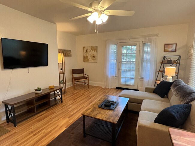 Building Photo - 1364 Teall Ave