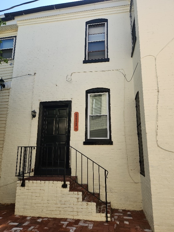 Building Photo - 111 W 13th St