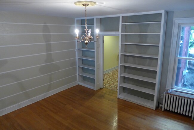 Building Photo - 2934 Huntingdon Ave