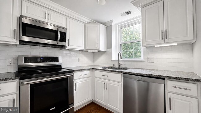 Building Photo - 4814 30th St S
