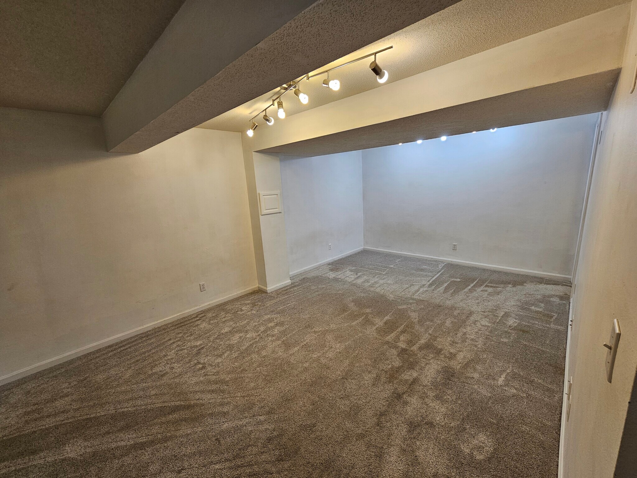 Building Photo - 127 Bayfield Dr
