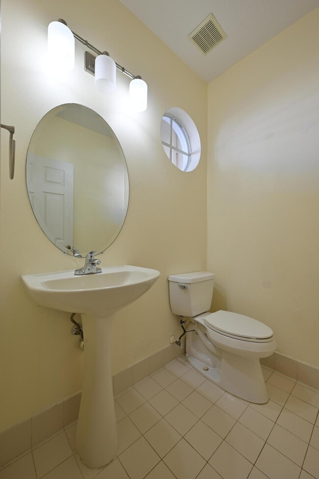 Building Photo - 2789 S Evergreen Cir
