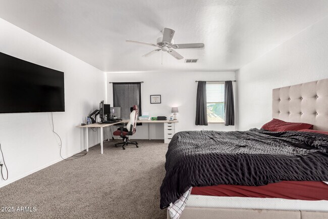 Building Photo - 8812 N 67th Dr