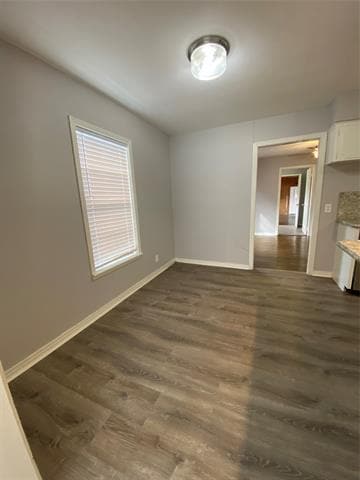 Building Photo - 3803 Poinsettia Dr