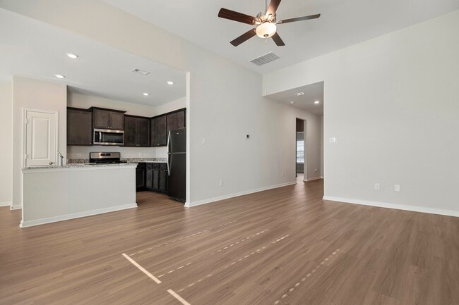 Building Photo - 417 Mustang Trot Dr