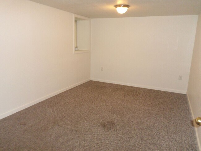 Building Photo - 715 Laramie St