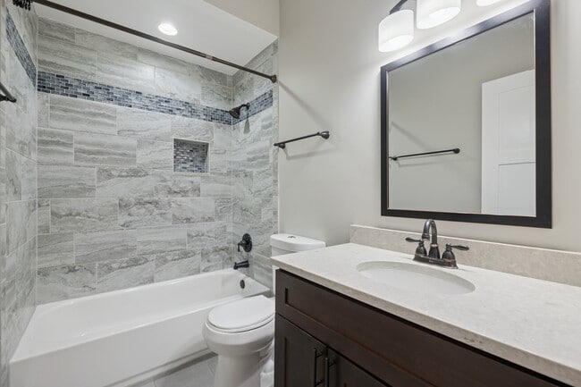 Building Photo - 2742 N Bosworth Ave