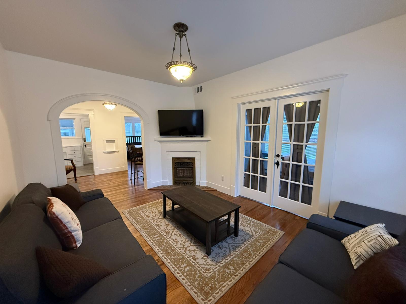 Living Room - Furnished - 4907 Louisiana St