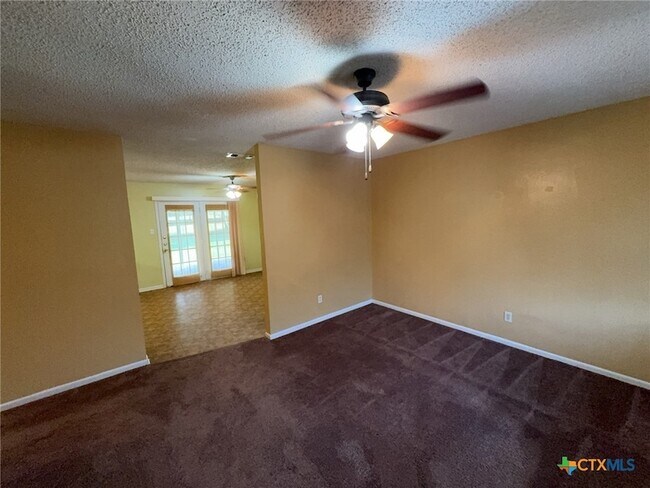 Building Photo - 820 Michelle Dr