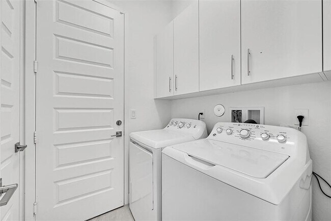 Building Photo - 10780 Oceano Wy