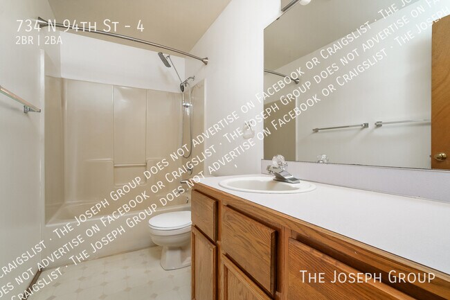 Building Photo - 734 N 94th St