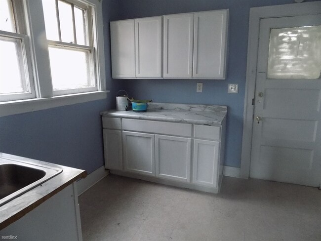 Building Photo - 2 br, 1 bath Duplex - 10089 Elmira St