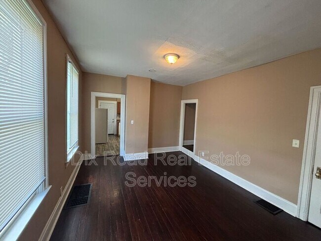 Building Photo - 332 Hudson Ave