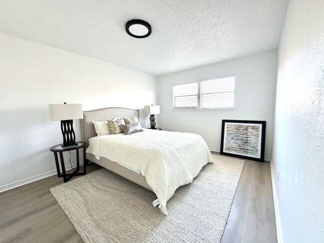 Building Photo - 2623 Gwendolyn Ln