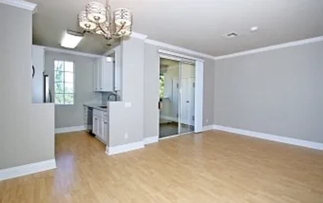 Building Photo - 10921 Sabre Hill Dr