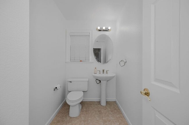 Building Photo - 166 Blackstone Dr
