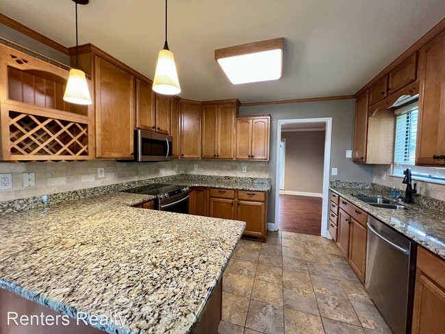 Building Photo - 3 br, 2 bath House - 3639 N Crestview Dr NW