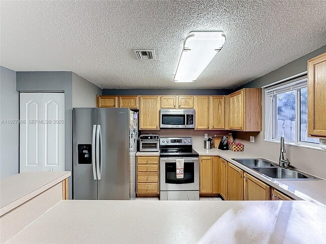 Building Photo - 5955 SW 99th Terrace