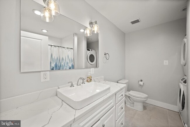 Building Photo - 11003 Bowerman Rd