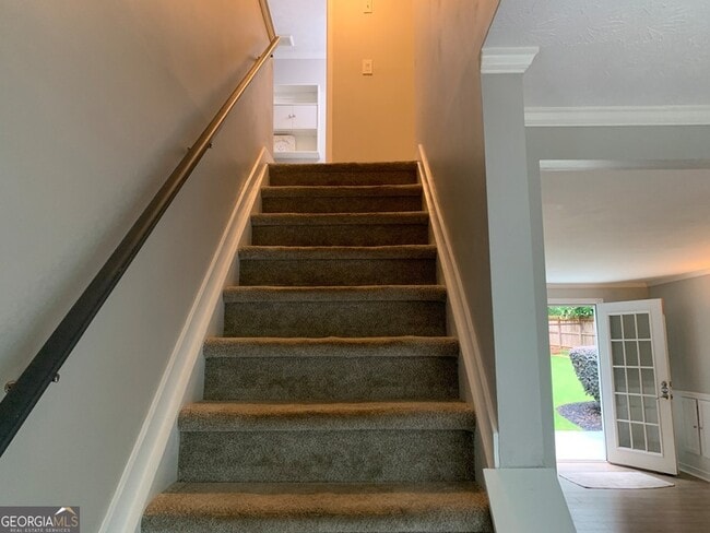 Building Photo - 9695 N Pond Cir