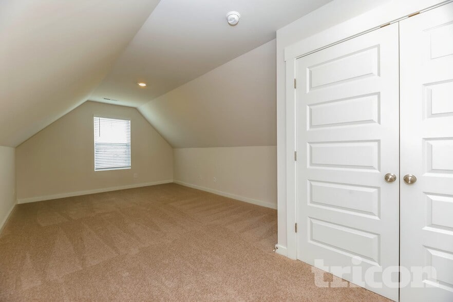 Building Photo - 368 Park Glen Dr