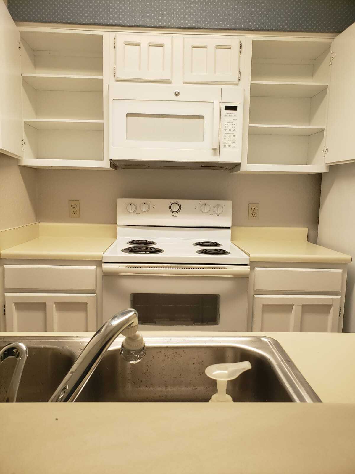 Kitchen - 1202 Thorpe Ln
