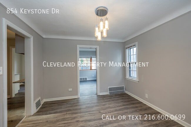 Building Photo - 854 Keystone Dr