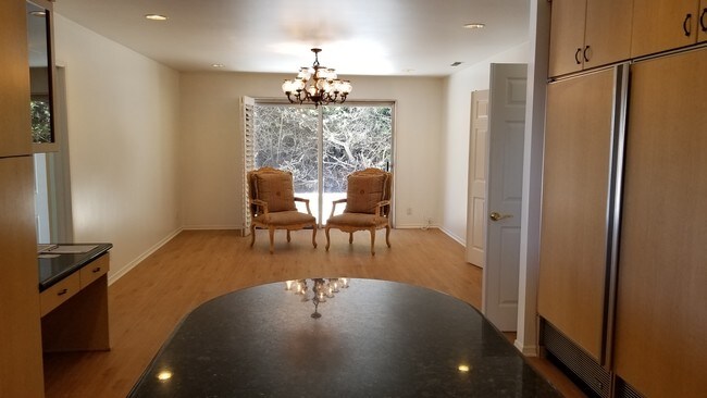 Breakfast Area - 9031 Alto Cedro Dr