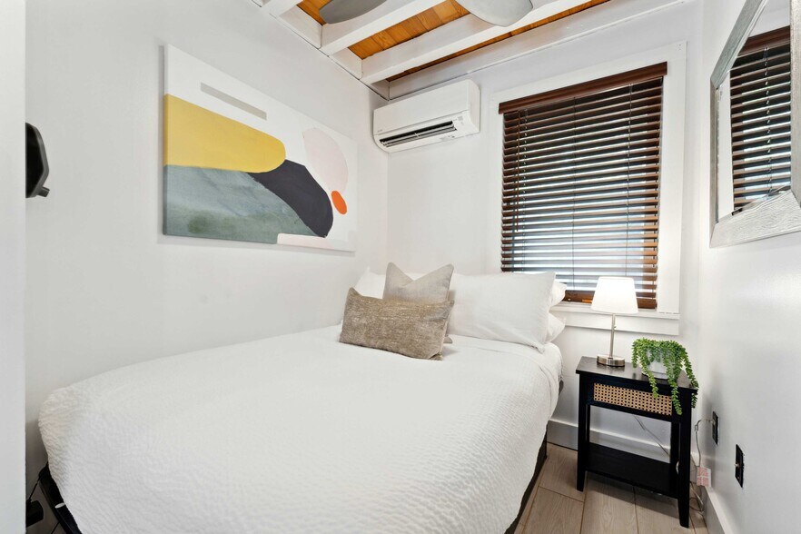 Building Photo - 33 Cannon St