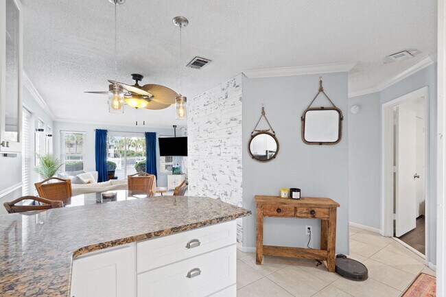 Building Photo - 300 Gulf Shore Dr