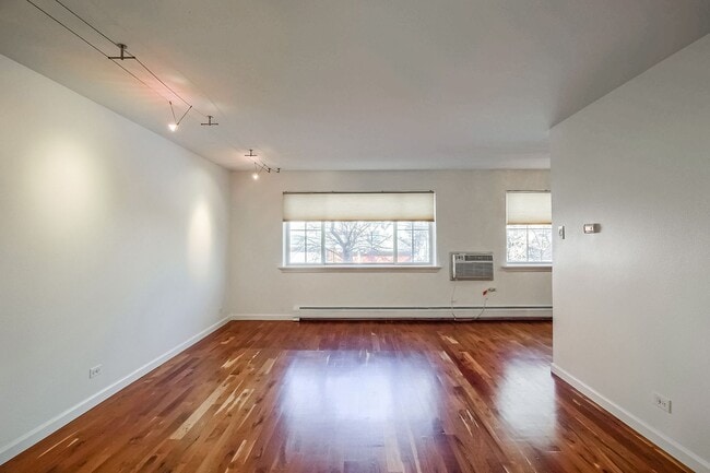 Building Photo - 1332 N Williams St