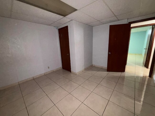 Building Photo - 1417 Matthew Dr