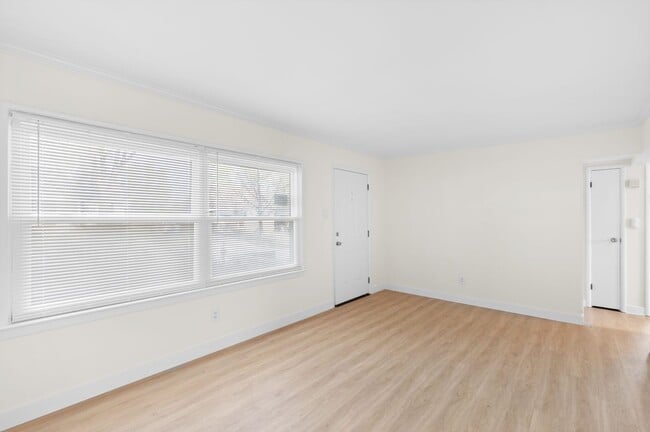 Building Photo - Charming Home with Great Layout in Sought-After Ballwin Neighborhood