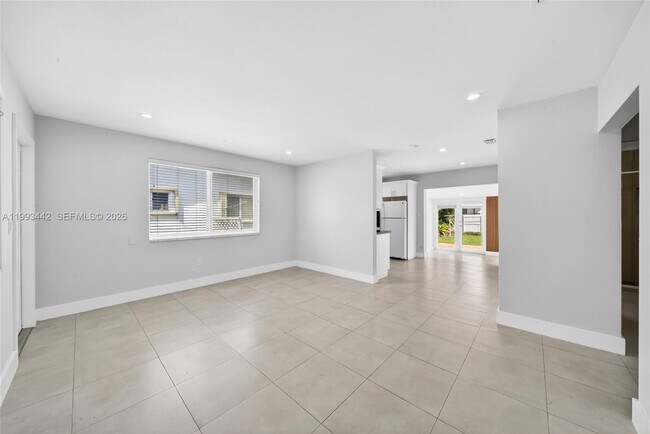 Building Photo - 7261 SW 21st St