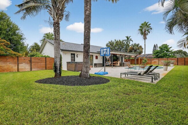 Building Photo - 11294 Pine Valley Dr