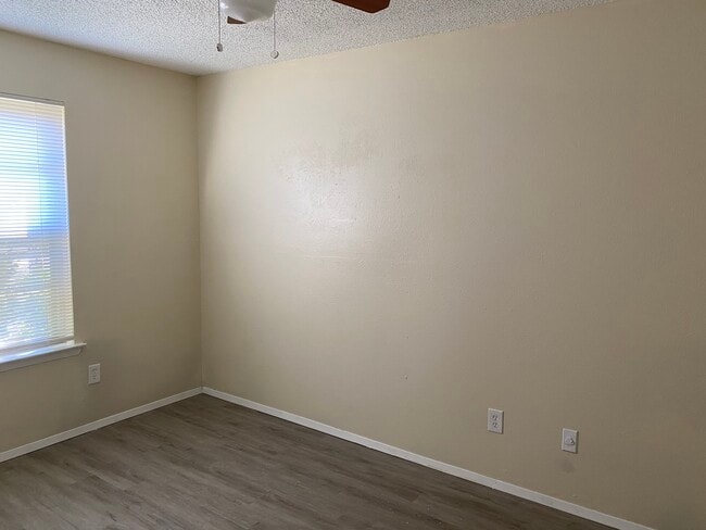 Building Photo - 5808 Woodsetter Ln
