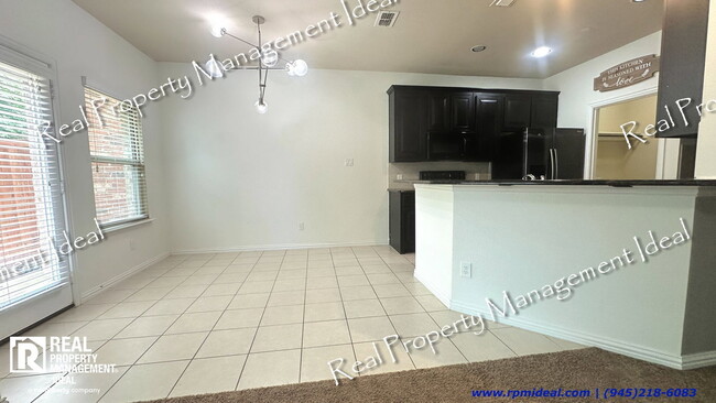 Building Photo - 304 Basil St